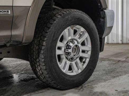 Used 2017 Ford F250 Lariat w/ Chrome Package image 61