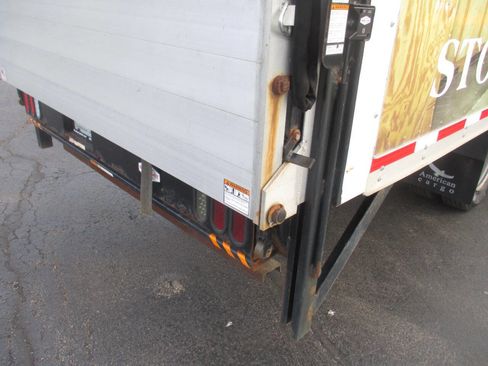Used 2016 Freightliner Sprinter 3500 RWD image 5