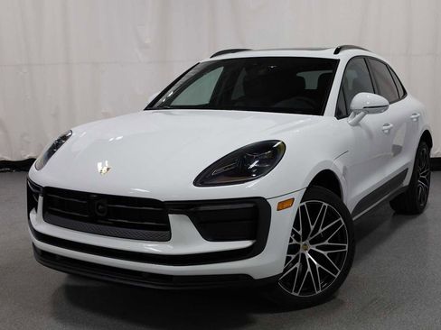 Certified 2026 Porsche Macan image 1