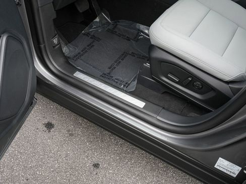 New 2026 Ford Explorer Platinum w/ LUX Leather Package image 30