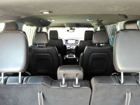 Used 2025 Chrysler Pacifica Select FWD image 28