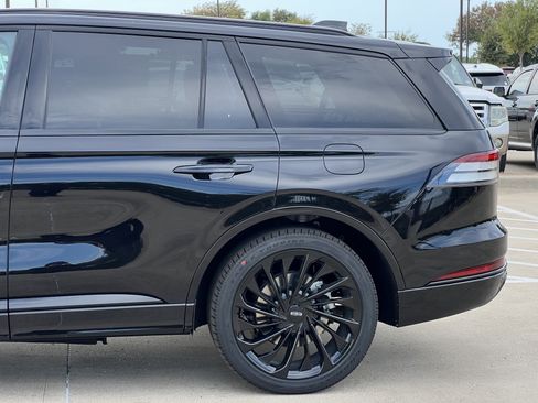 New 2025 Lincoln Aviator Reserve w/ Luxury Package image 6