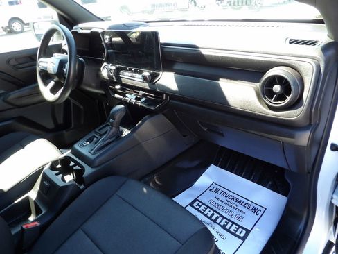 Used 2023 Chevrolet Colorado W/T image 38