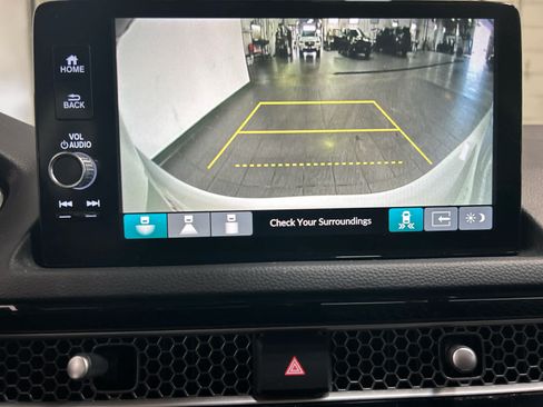 Used 2022 Honda Civic Touring image 5