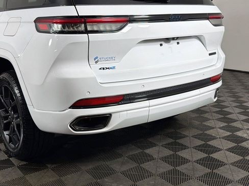Used 2023 Jeep Grand Cherokee 30th Anniversary AWD/4WD image 39