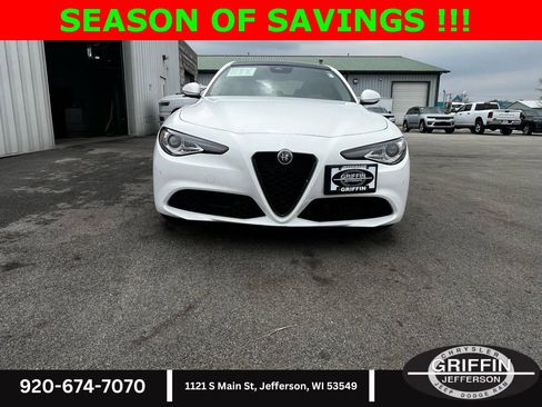 Used 2021 Alfa Romeo Giulia Ti image 5