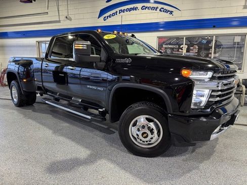 Used 2022 Chevrolet Silverado 3500 High Country w/ Snow Plow Prep/Camper Package image 2