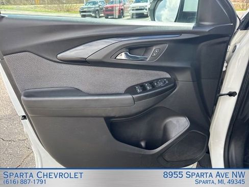 Used 2023 Chevrolet TrailBlazer LT image 9