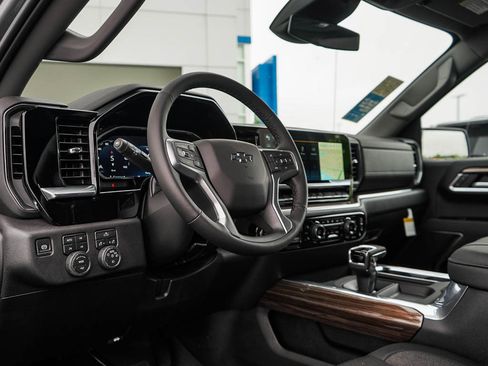 New 2026 Chevrolet Silverado 1500 RST w/ Dark Appearance Package AWD/4WD image 17