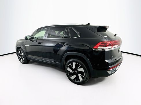 Used 2025 Volkswagen Atlas Cross Sport SE FWD image 5