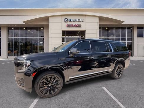 Used 2022 GMC Yukon XL Denali RWD image 7
