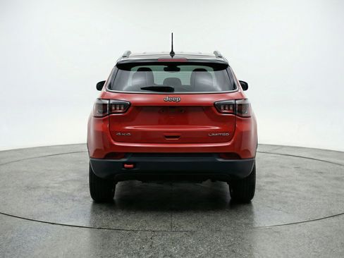 Used 2025 Jeep Compass Trailhawk w/ Trailer Tow Group AWD/4WD image 7