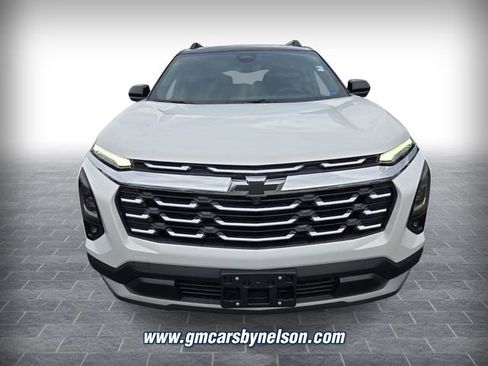 New 2026 Chevrolet Equinox LT w/ Convenience Package II AWD/4WD image 2