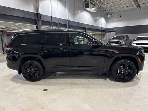 New 2026 Jeep Grand Cherokee L Limited w/ Limited Altitude Package AWD/4WD image 8