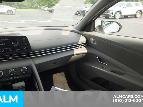 Certified 2026 Hyundai Elantra SE FWD image 18