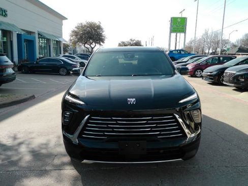 Used 2025 Buick Enclave Preferred image 2