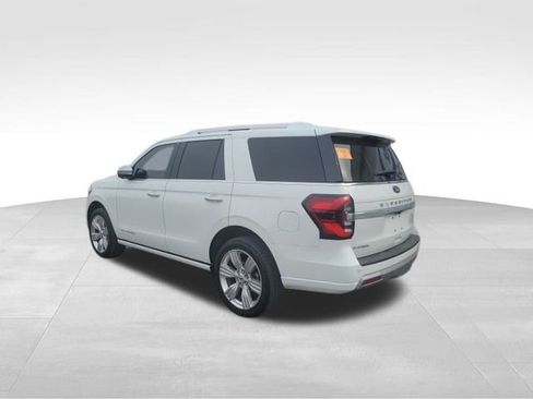 Used 2023 Ford Expedition Platinum image 3