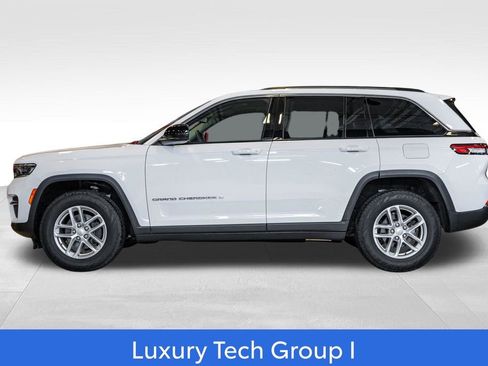 Used 2023 Jeep Grand Cherokee Laredo w/ Luxury Tech Group I AWD/4WD image 4
