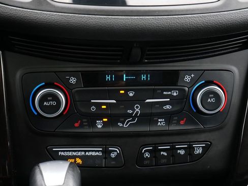 Certified 2018 Ford Escape Titanium AWD/4WD image 22