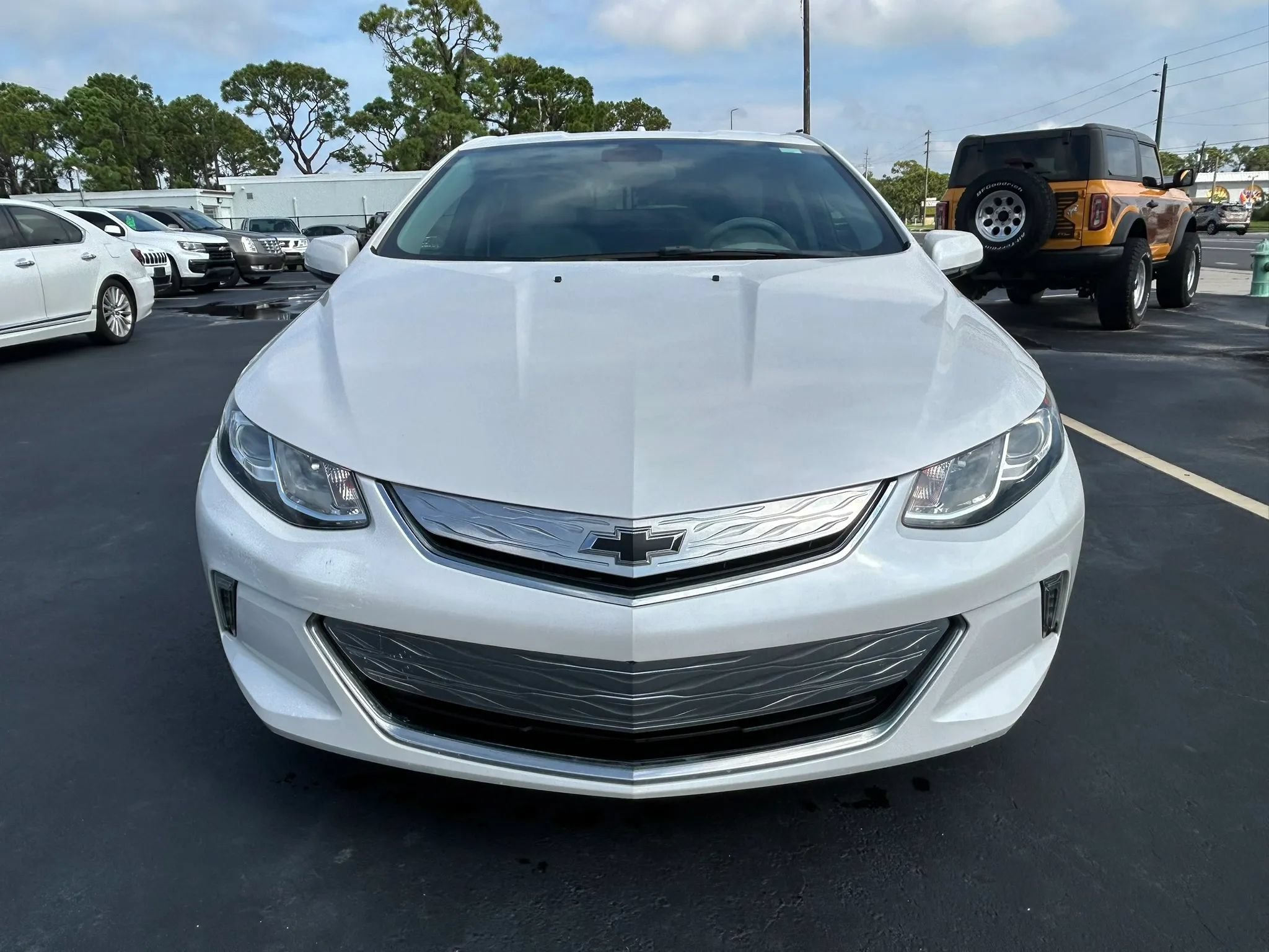 Used 2018 Chevrolet Volt LT w/ Comfort Package FWD image 16