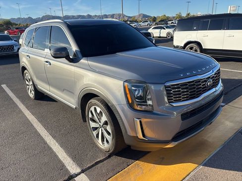 Used 2020 Kia Telluride S image 3