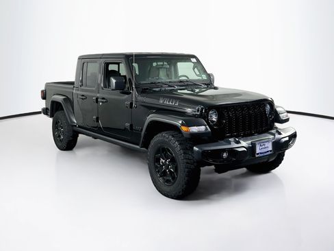 Used 2023 Jeep Gladiator Sport AWD/4WD image 3