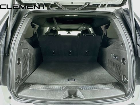 Used 2021 Chevrolet Suburban Premier w/ Premium Package AWD/4WD image 11