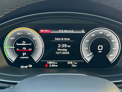 Used 2024 Audi Q5 e Premium Plus w/ Premium Plus Package image 18