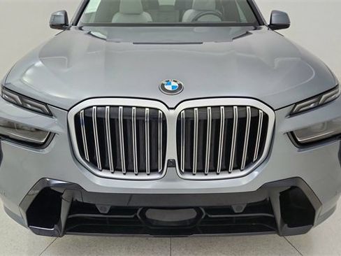 Used 2023 BMW X7 xDrive40i w/ M Sport Package image 8