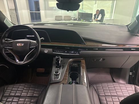 Used 2024 Cadillac Escalade Sport Platinum image 12