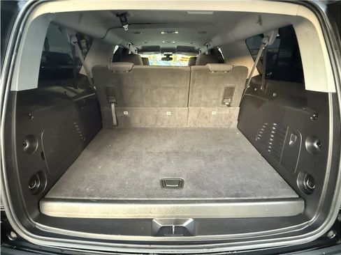 Used 2017 Chevrolet Suburban LS image 25