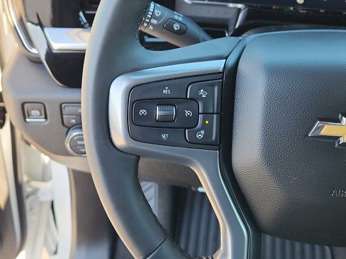 Used 2025 Chevrolet Silverado 2500 LT w/ Convenience Package image 16