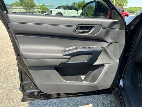 New 2026 Nissan Pathfinder SV w/ SV Premium Package FWD image 8