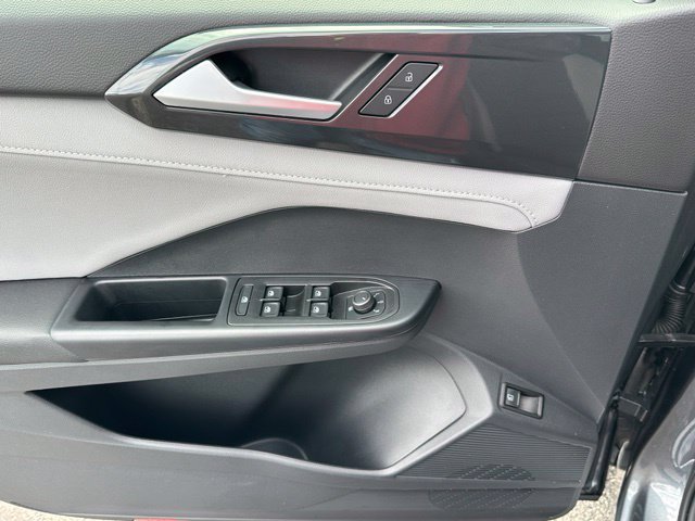 Certified 2023 Volkswagen Taos SEL AWD/4WD image 19