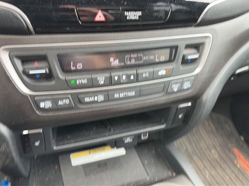 Used 2023 Honda Passport TrailSport image 92
