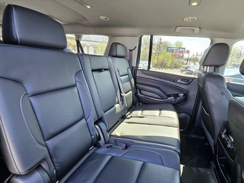 Used 2019 Chevrolet Suburban LT image 22
