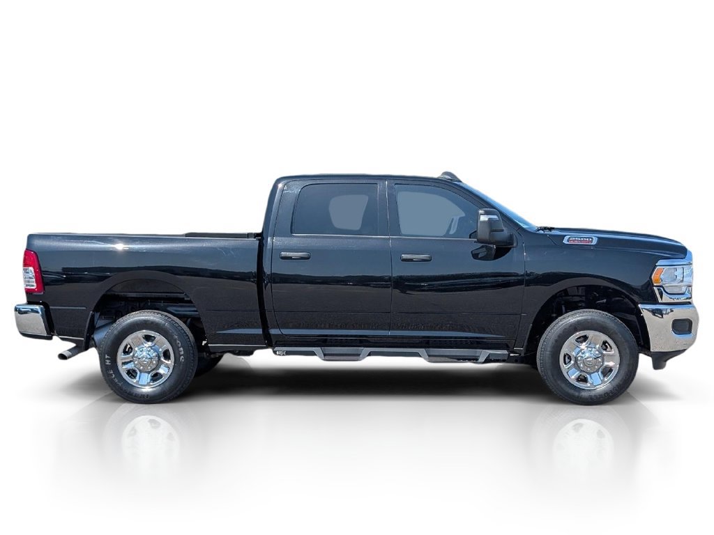 Used 2024 RAM 2500 Tradesman w/ Chrome Appearance Group AWD/4WD image 6