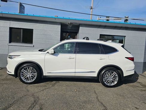 Used 2023 Acura MDX SH-AWD w/ Advance Package image 3