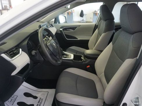 Used 2022 Toyota RAV4 XLE w/ Convenience Package AWD/4WD image 20