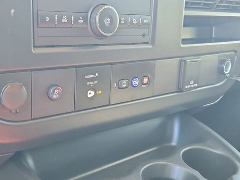 Used 2024 Chevrolet Express 2500 w/ Driver Convenience Package image 33