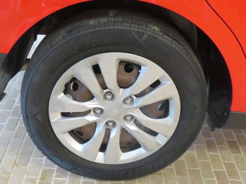 Used 2020 Kia Soul LX image 9