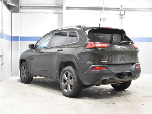 Used 2017 Jeep Cherokee Latitude AWD/4WD image 22