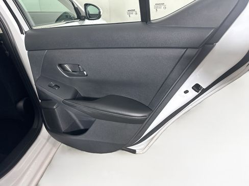 Used 2025 Nissan Sentra S image 27