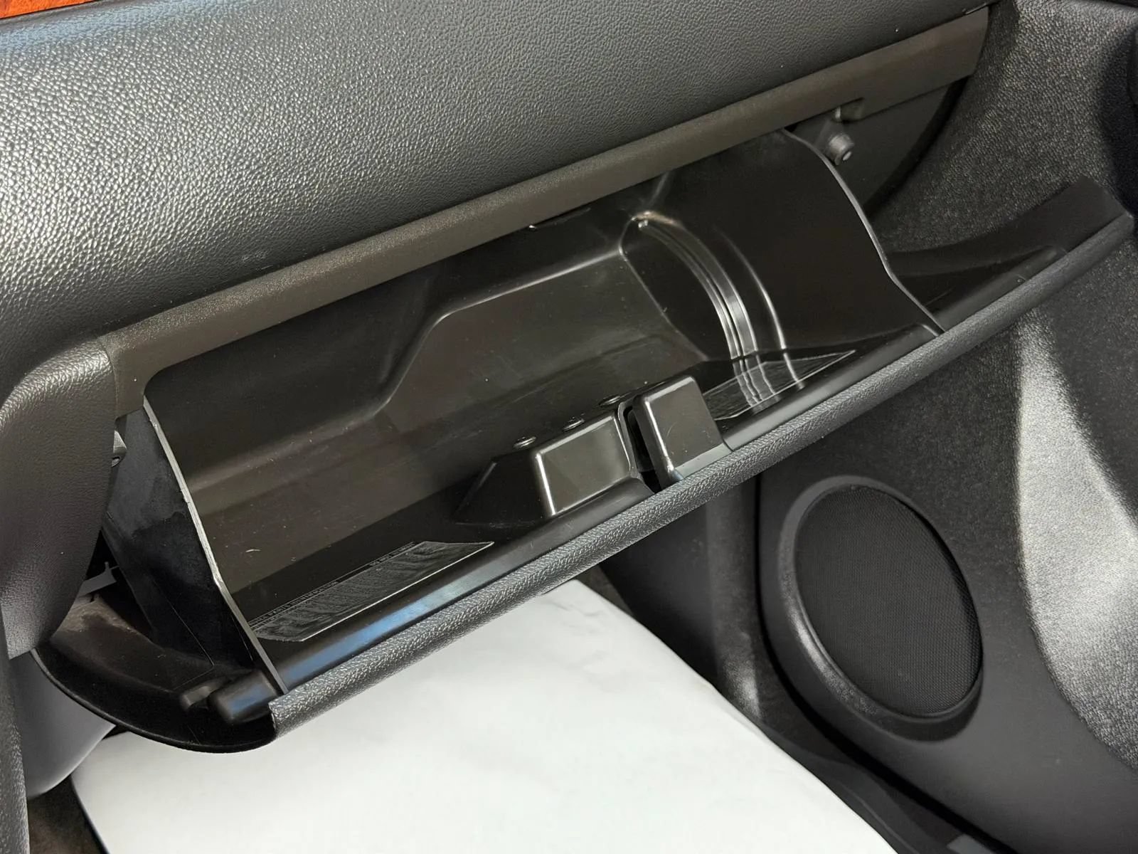 Used 2011 Chevrolet Avalanche LTZ RWD image 33