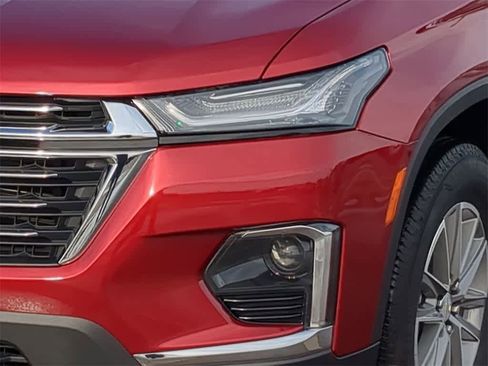 Used 2024 Chevrolet Traverse LT image 10