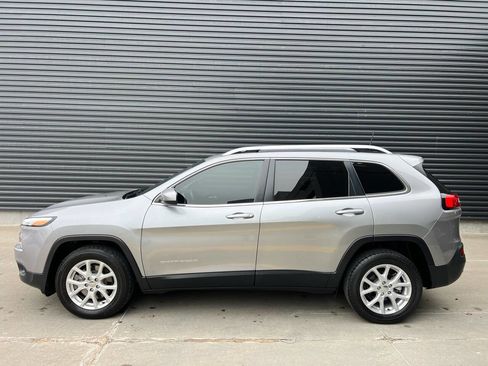 Used 2018 Jeep Cherokee Latitude image 8