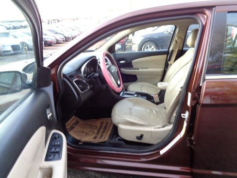 Used 2012 Chrysler 200 Limited FWD image 12