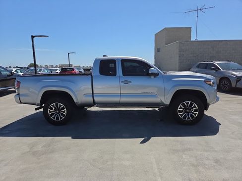 Used 2022 Toyota Tacoma TRD Sport w/ TRD Premium Sport Package RWD image 5