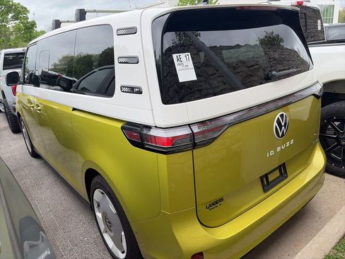 Used 2025 Volkswagen ID. Buzz 1st Edition image 3