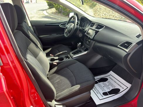 Used 2019 Nissan Sentra SV w/ Special Edition Package FWD image 10